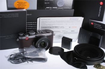 BMWとLeicaのコラボ「Leica X1 BMW Limited Edition Camera BMWとLeicaのコラボ「Leica X1 BMW Limited Edition Camera