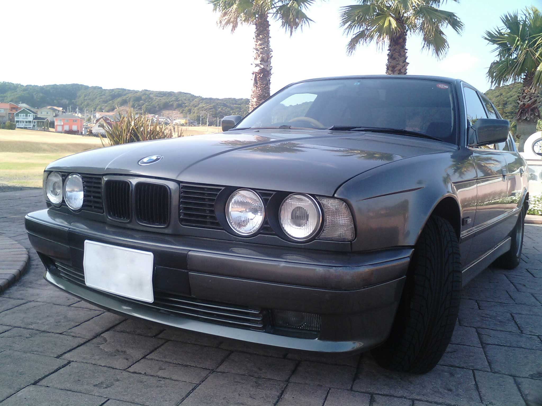 E34side